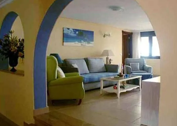 Schoene Sanjuan Mit Pool Und Meerblick By Interhome * Guía de Isora