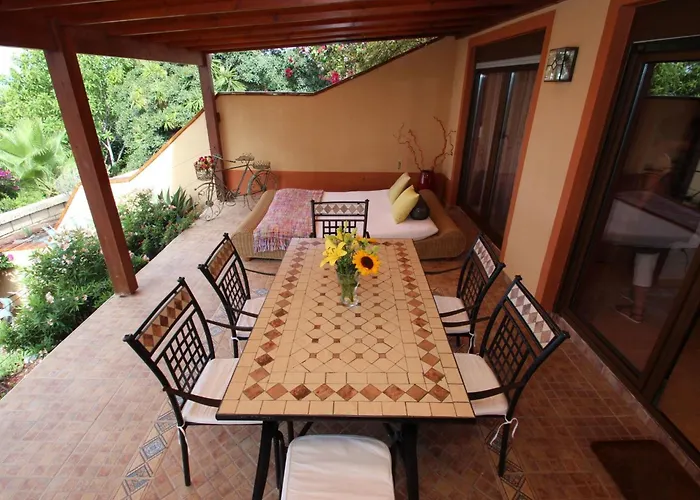 Schoene Sanjuan Mit Pool Und Meerblick By Interhome