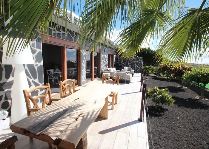 Schoene Sanjuan Mit Pool Und Meerblick By Interhome